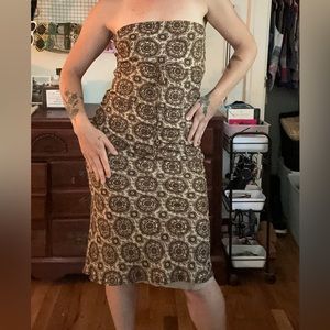 Pretty patterned strapless dress